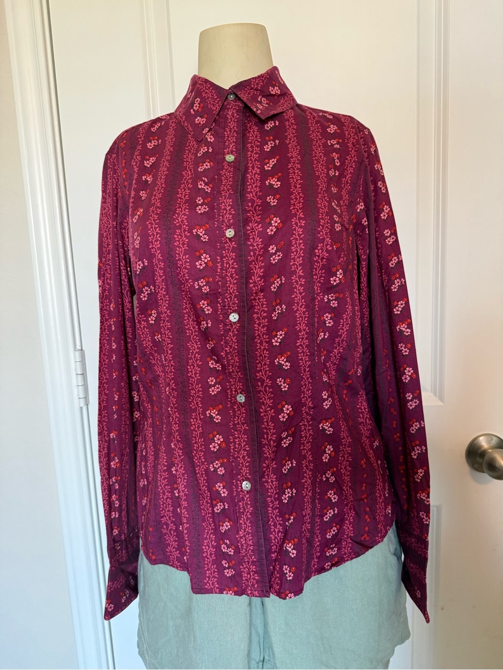 Havana Jack’s Cafe 100% Cotton Magenta Floral Print Button Down Shirt